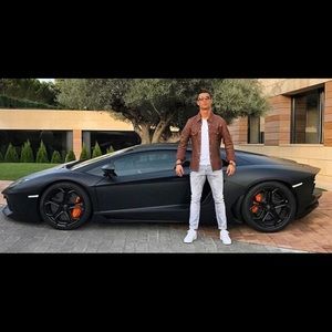 Meet your Posher, Logan